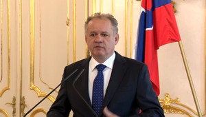 Prezident by mal zverejniť podrobnosti o kampani, myslia si kompetentní