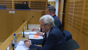 Psychiater mal sexuálne napadnúť desiatky pacientiek. Svoju vinu odmieta