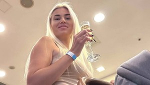 Ruská vlogerka dala dieťa do vreca a vysala z neho vzduch. Video zverejnila na sociálnej sieti