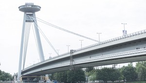 Policajti zasahovali aj počas Vianoc. Zachránili muža, ktorý chcel ukončiť svoj život na moste