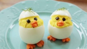 Originálna a rýchla inšpirácia na veľkonočný stôl: Pripravte si tieto rozkošné kuriatka!