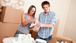 Právnik radí. Ako sa odsťahovať od rodičov, keď nie ste plnoletý?