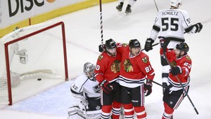 Hossa dvakrát asistoval, Chicago vstúpilo víťazne do série s Los Angeles