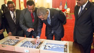 Pre prezidenta Obamu v Etiópii vytiahli z múzea najstaršiu ľudskú kostru