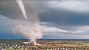Desivé zábery: Ničivú silu tornáda zachytili dronom