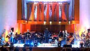 Unikátne miesto, unikátne spojenie, unikátny koncert. Čechomor koncertoval v Košickej filharmónii