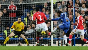 Drogba zlikvidoval Arsenal, Chelsea späť na čele Premier League