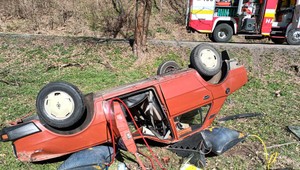 Vrtuľník zasahoval pri nehode pri Zlatých Moravciach. Spolujazdkyňa neprežila