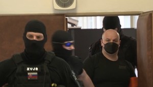 Adamčo žiadal o prepustenie z väzby. Súd žiadosť zamietol