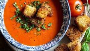 Máte ich prebytok? Vyskúšajte paradajkovú bombu z rúry, ktorá pobláznila internet