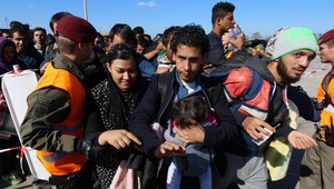 Rakúsko nechce viac migrantov, vyhráža sa uzavretím hraníc