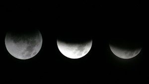 Neskutočné nebeské divadlo - zatmenie mesiaca