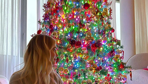 Módna maniačka ukázala svoj vianočný stromček a ľudia odpadli: Aj takéto niečo naozaj existuje?