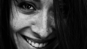 Vnučka Charlieho Chaplina je poriadna kosť