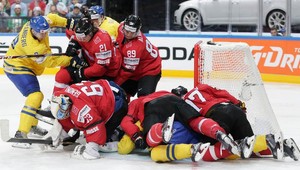 Švédi zdolali Švajčiarov a majú istotu štvrťfinále