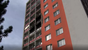 Do vyhorenej handlovskej bytovky sa štyri mesiace po tragédii vracajú do svojich bytov prvé rodiny