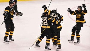Chára asistoval pri triumfe Bruins, Marinčin nechtiac tiež
