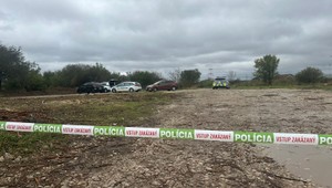 Ostalo auto, papuče a nedofajčené cigarety. V Chorvátskom Grobe našli nehybné telo