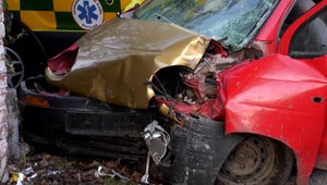 Auto si kúpil len pár hodín pred tým ako havaroval. Dvaja tínedžeri skončili v nemocnici