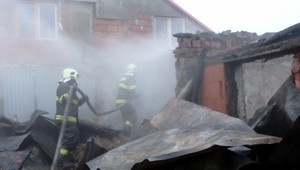 Päť rodín prišlo v noci o strechu nad hlavou. Zostalo im iba to, čo mali na sebe