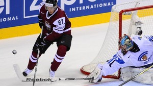 Tri korunky eliminovali Rakúšanov, Fíni zvládli nájazdy