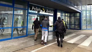 Roky po vražde ženy priviezli obvineného špeciálom zo Sev. Írska