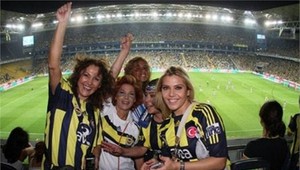 V Turecku na futbale iba ženy a deti!