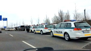 Mladí Bratislavčania strieľali z airsoftovej zbrane po ľuďoch i autách