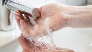 Celebrity bojujú s koronavírusom rôzne! TOTO roztopí snáď každého!