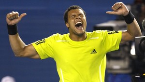 Posledným semifinalistom golem Tsonga, Djokoviča uhnal v piatich setoch