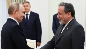 Putin odsúdil útok USA na Irán a prisľúbil Teheránu podporu