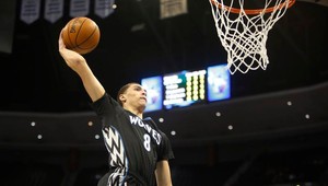 LaVine zasmečoval po 360-stupňovej otočke aj v zápase