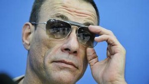 Van Damme (51) v Hniezdnom! Oblečie si nové kimono?