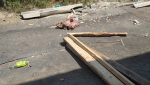 Rodina sa stala terčom ďalšieho útoku. Muža museli ratovať leteckí záchranári