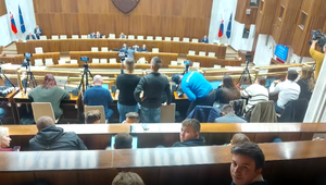 Pred hlasovaním o dôvere vlády sedeli parlamente. Žiaci z Kysúc sa po tejto skúsenosti do politiky hrnúť nechcú