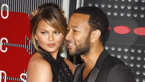 Jeden z najkrajších párov Hollywoodu čaká dieťa!