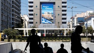 Gréci sa boja grexitu, z bánk už vybrali 2 miliardy eur