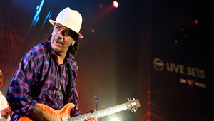 Carlos Santana sa rozvádza