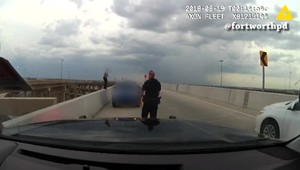 Bola odhodlaná skočiť z mosta. Po policajtoch kričala, aby sa nepribližovali. Keď sa odhodlala k skoku, strážnici priskočili