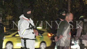 NAKA zasahovala v okolí Banskej Bystrice. Zaistili veľké množstvo drog