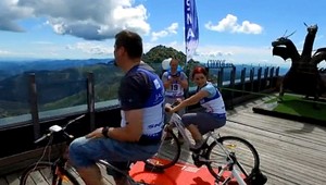 V Tatrách oficiálne otvorili sezónu. Bicyklovalo sa a lietal aj vrtuľník