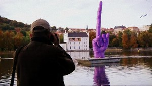 Umelec ukázal českému prezidentovi f*****a