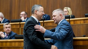 Vláda opäť obišla odborníkov. Konsolidácia podľa nich zvýši daňové úniky, nie príjmy