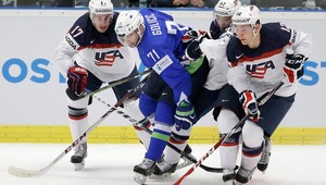 Slovinci sa lúčia s elitou, tím USA do štvrťfinále