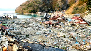 VIDEO: Mladík (16) zachránil muža pred ničivou tsunami