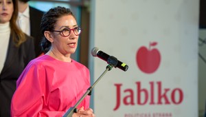 Jablko sa nevzdá kandidatúry. Demokratov, SaS a PS vyzýva na spoločný postup