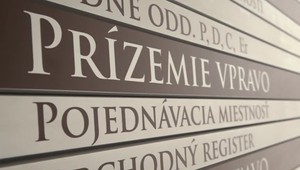 Očistné pálenie sviečok za 10-tisíc a so zľavou za osem. Prepis komunikácie odhaľuje, ako ekonómka obecného úradu minula milión za veštenie