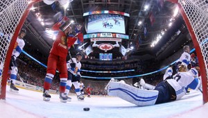 Rusi zdolali Fínov na nulu. V semifinále vyzvú Kanaďanov