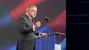 Fico: Fašizmus a nacizmus nebol potrestaný, len sa mu podarilo skryť. Reagujú aj ďalší politici