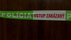 V byte našli mŕtvu matku aj dcéru, dostať sa k nim museli hasiči